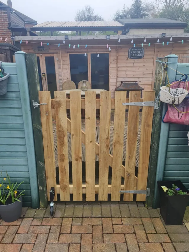 Timber boundary fencing